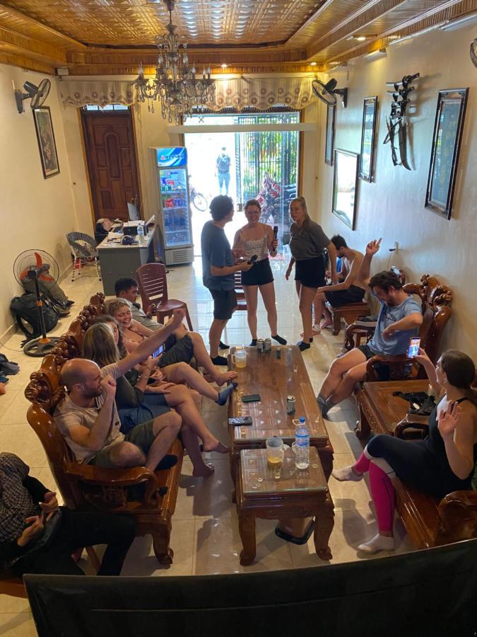Hg Hostel Provide Tours & Motorbikes Ha Giang Esterno foto