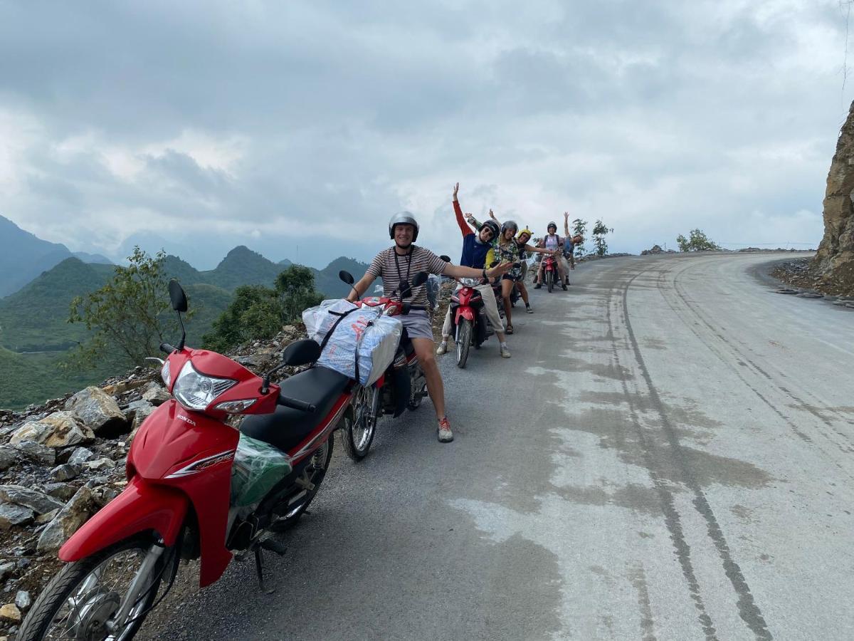 Hg Hostel Provide Tours & Motorbikes Ha Giang Esterno foto