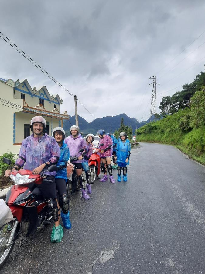 Hg Hostel Provide Tours & Motorbikes Ha Giang Esterno foto