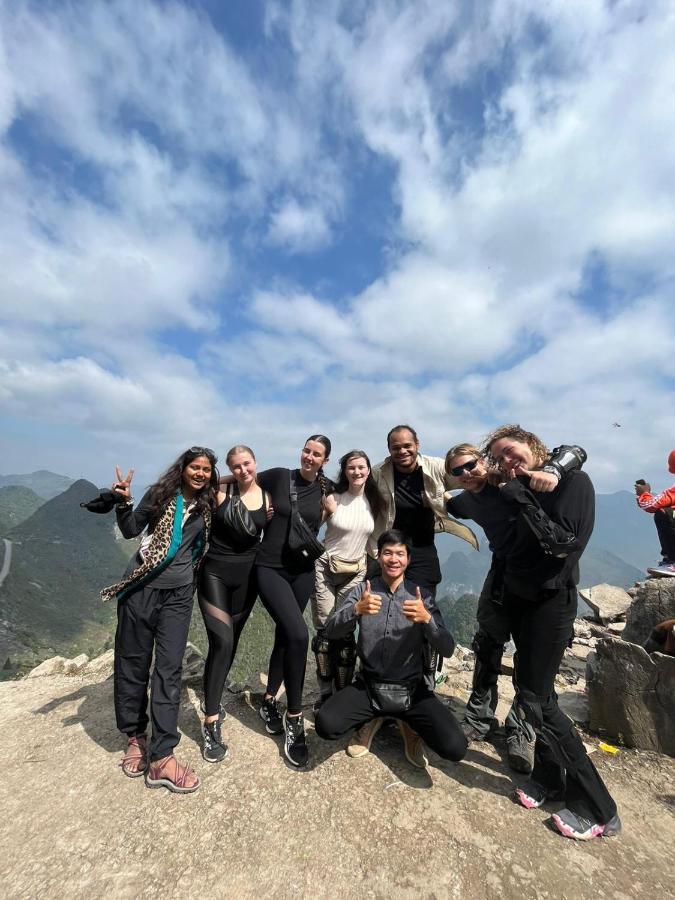 Hg Hostel Provide Tours & Motorbikes Ha Giang Esterno foto