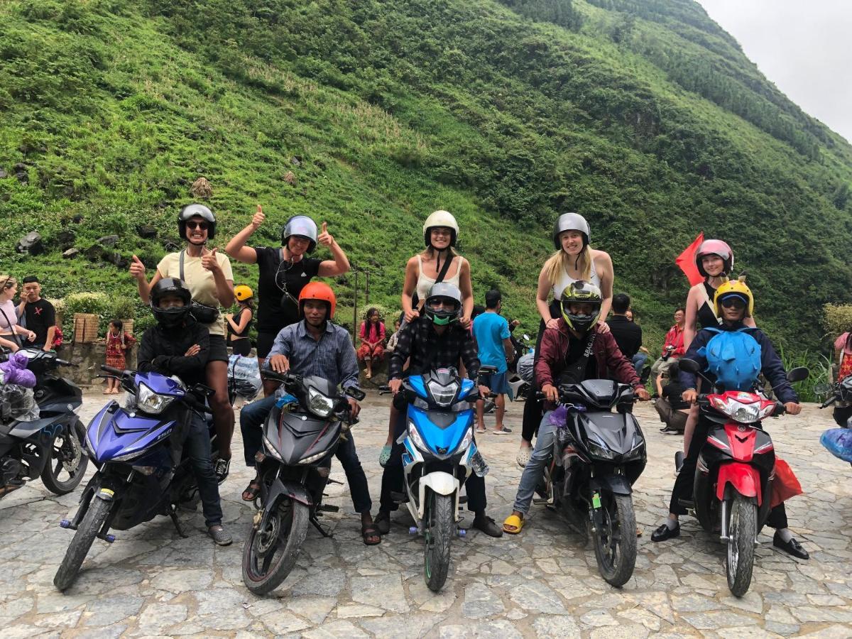Hg Hostel Provide Tours & Motorbikes Ha Giang Esterno foto