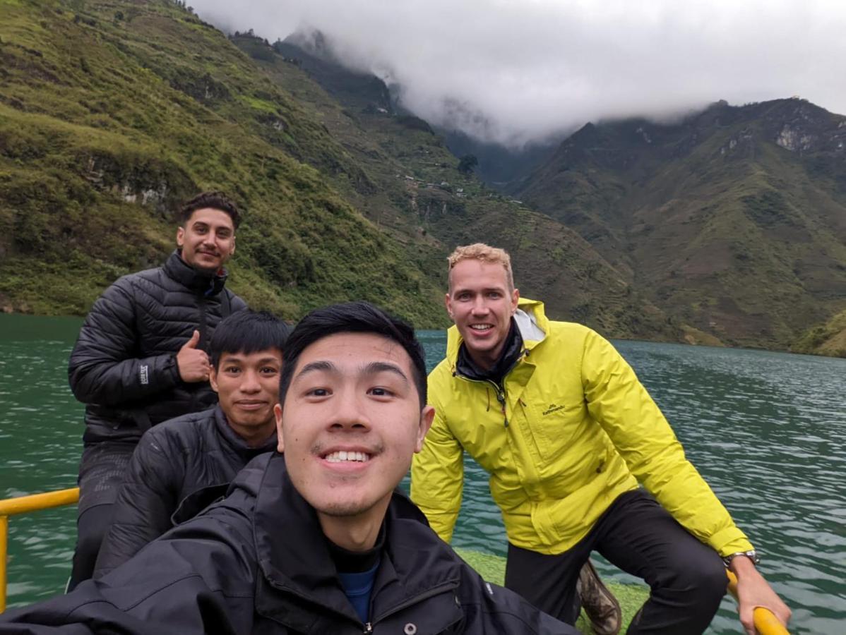 Hg Hostel Provide Tours & Motorbikes Ha Giang Esterno foto